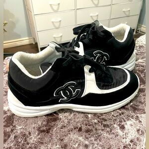 Chanel Sneaker Black/White